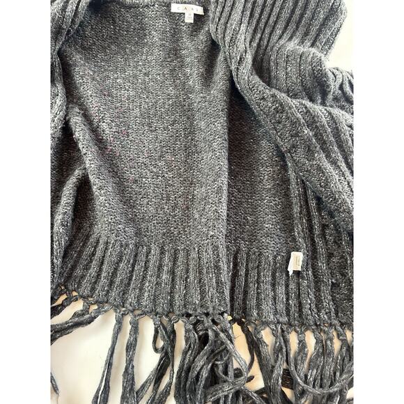 Cabi Fringe Wool Blend Sweater Vest Women M Gray Charcoal Boho Cozy Layering - Picture 12 of 13
